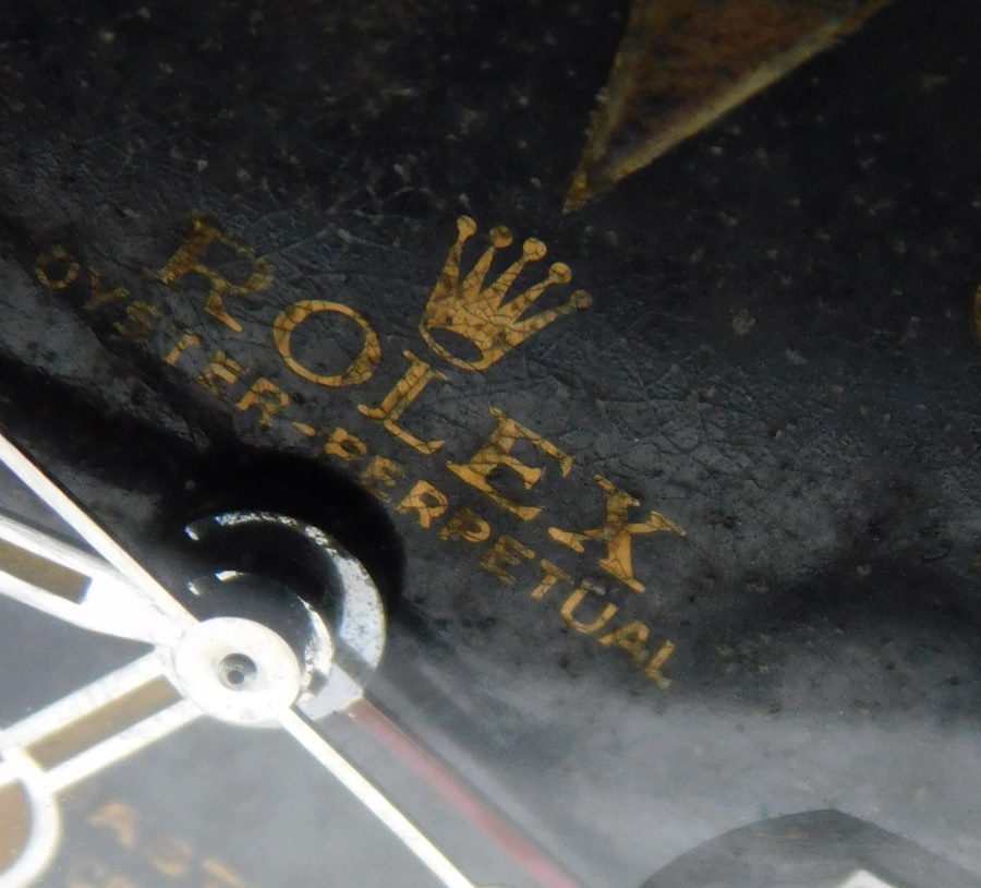 ★★★ R O L E X ★★★ PCG”Pointed Crown Guard” & “OCC”Officially Certified Chronometer – Glossy Glit Dial✩ひらめポインテッドトップガード　& 3列クロノメーター表示 – ミラー&ギルトダイアル  G M T – マスター ” Ref.1675″ Cal.1560のサムネイル