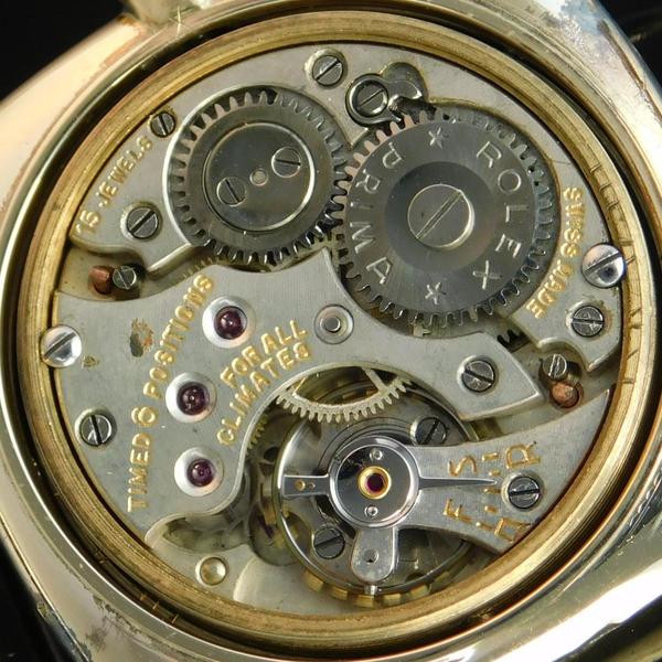 R O L E X 9K Solid Champgne Gold “CUSHION OYSTER” First R O L E X 9K Solid Champgne Gold “CUSHION OYSTER” First