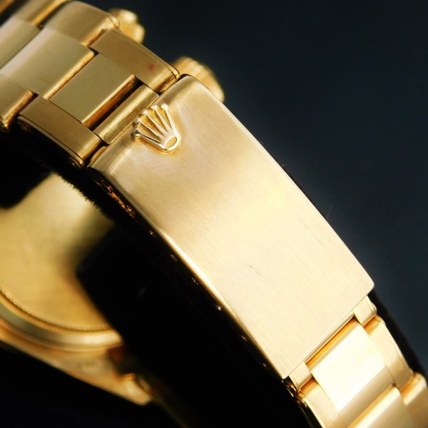 R O L E X 18k Solid Gold & Black Dial “COSMOGRAPH DAYTONA” W