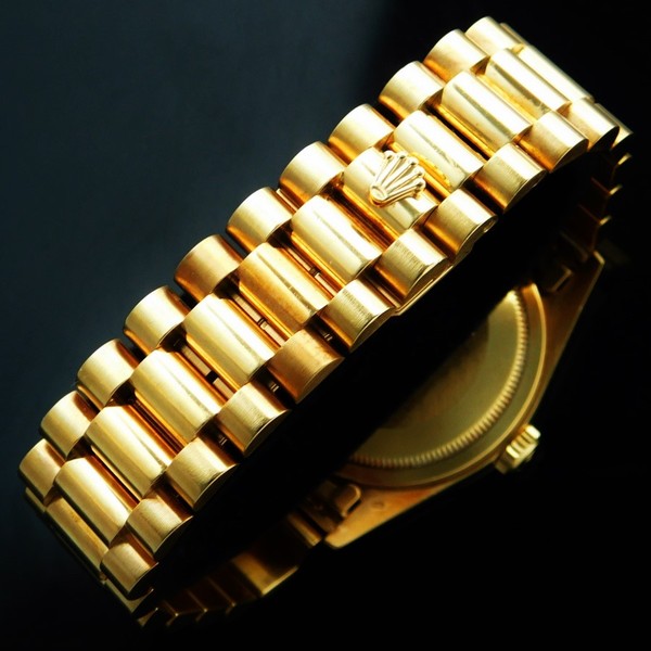 R O L E X 100% Factory Orignal “Diamonds Bezel & Dial” DAY