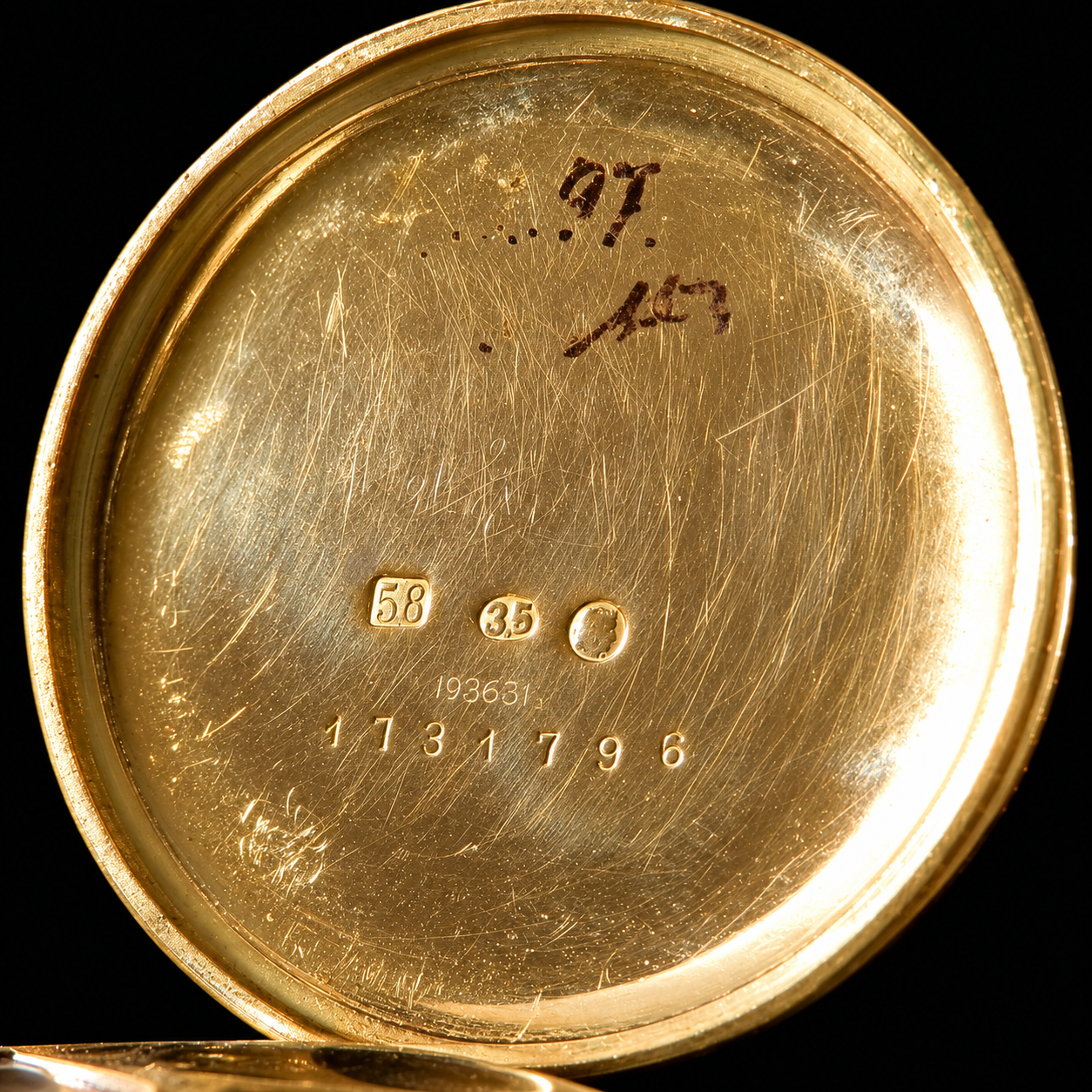 H.Moser & Cie Johann Heinrich Moser Hunter Trench 9k Solid gold Case Circa 1920 ヨハン・ハインリッヒ・モーザ 9金無垢 ハンタートレンチケース 1920年頃 幻の逸品 H・モーザー ポーセリング文字盤のサムネイル