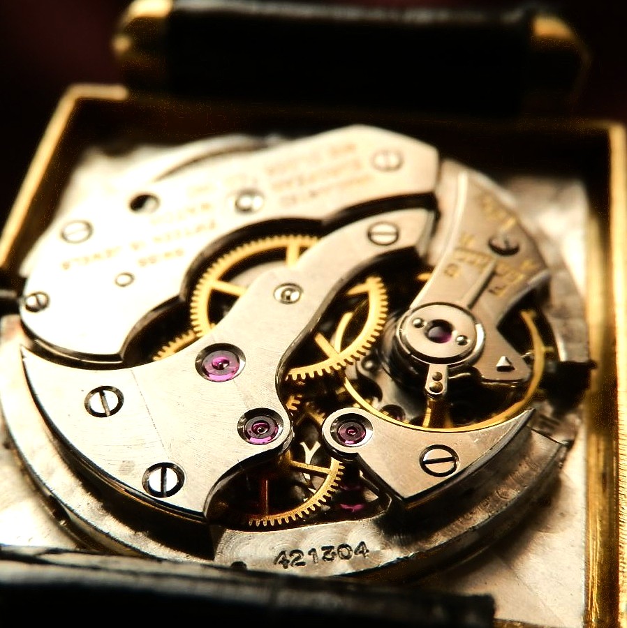 18K Solid Square Gold with Fancy Lug ” EWC Cartier EUROPEAN WATCH & CLOCK COMPANY” Cal.417 18金無垢 スクエアーケース ファンシーラグのサムネイル