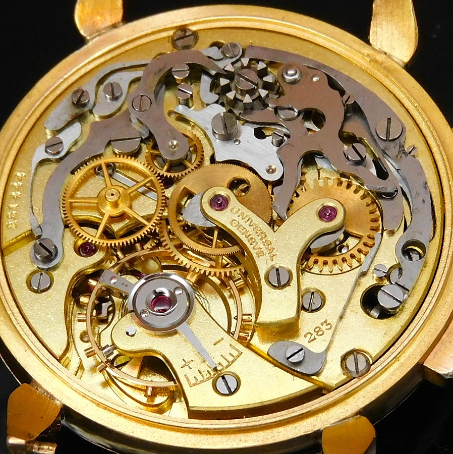 UNIVERSAL GENEVE 18K Solid Red Gold ” COMPAX” Big Horn Lug Ref.12247 Ca.283 ユニバーサルジュネーブ コンパックス Ref.12247 Cal.283 12時間積算計クロノグラフCal.283のサムネイル