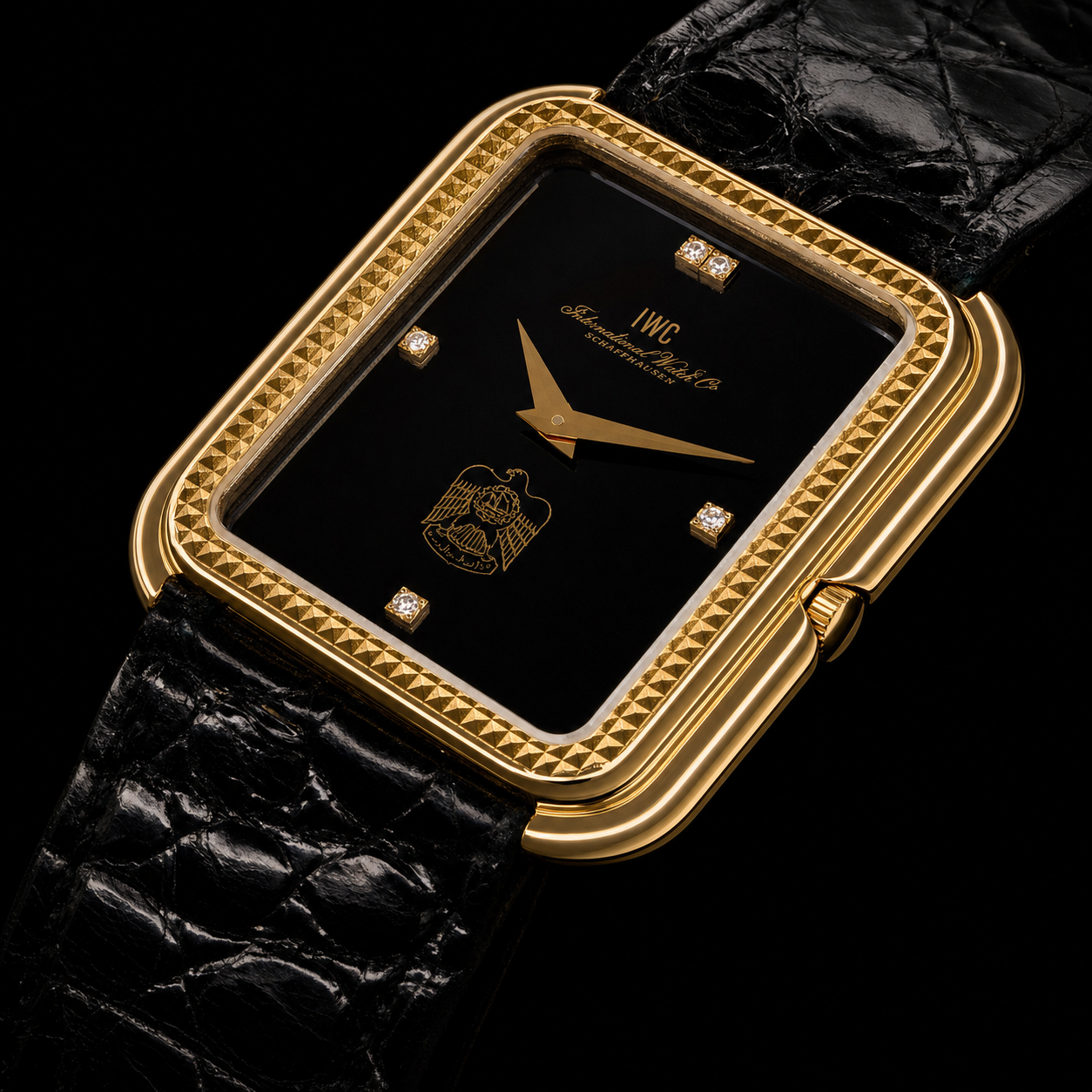 IWC International Watch Company Tank Onix black Diamonds UAE 18k Solid gold Clous de Paris guilloche Ref.2008 Cal.1852 / インターナショナルウオッチカンパニー 18金無垢クールドパリ ブラックオニキス UAE ダイヤモンド 文字盤 のサムネイル
