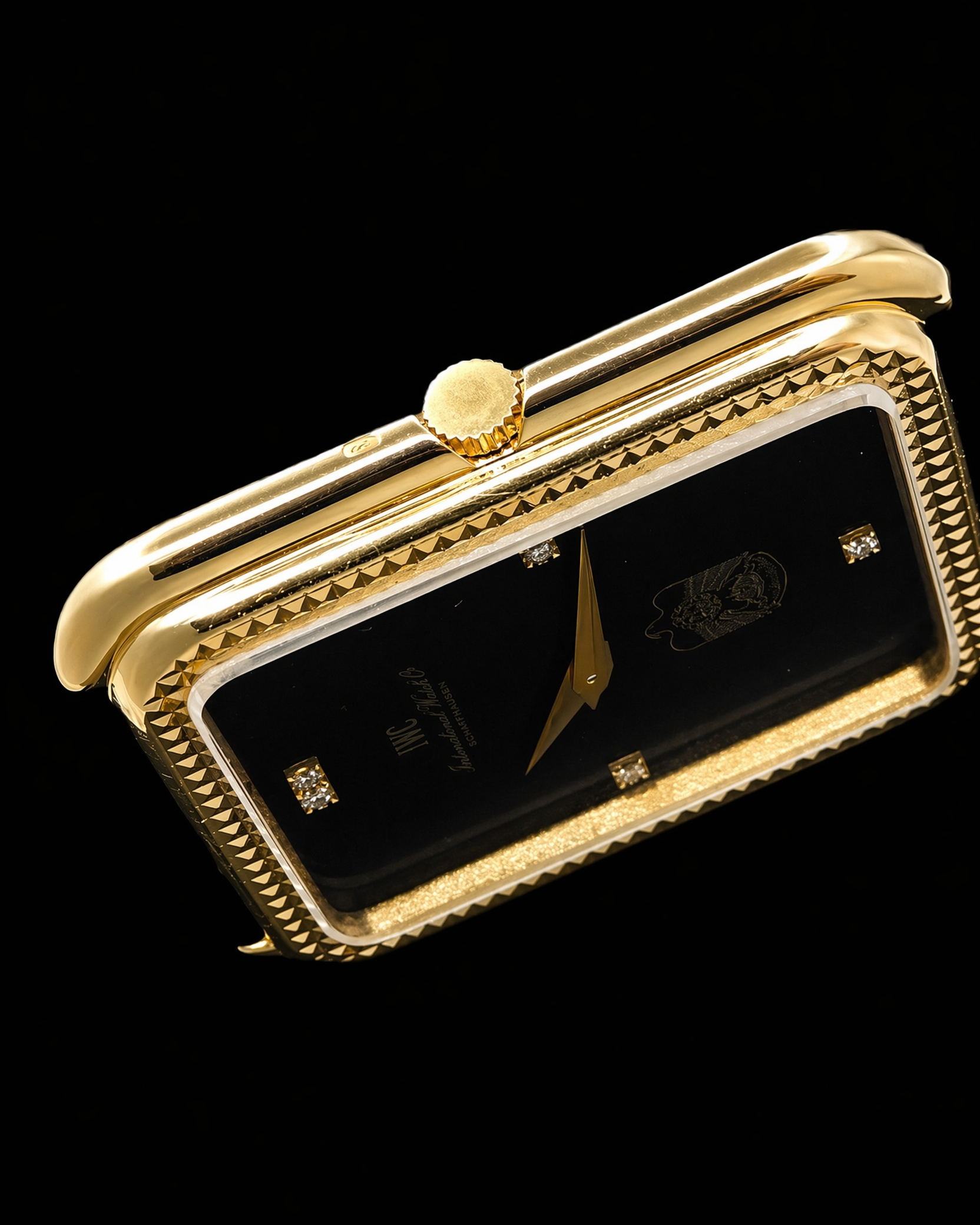 IWC International Watch Company Tank Onix black Diamonds UAE 18k Solid gold Clous de Paris guilloche Ref.2008 Cal.1852 / インターナショナルウオッチカンパニー 18金無垢クールドパリ ブラックオニキス UAE ダイヤモンド 文字盤 のサムネイル