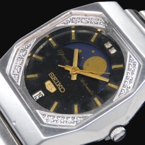 激希少!真実の歴史とは1985年製造ムーンフェイズ月齢&デイト　ブラック文字盤★セイコー5ファィブ ルナカレンダー Ref.6347-6010 ★名機Cal.6347自動巻き