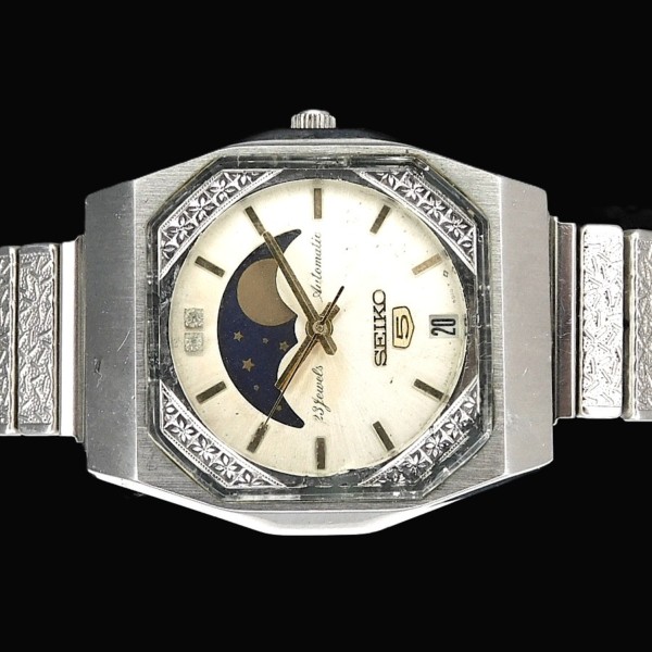 激希少!真実の歴史とは1985年製造ムーンフェイズ月齢&デイト白文字盤