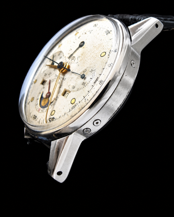 UNIVERSAL GENEVE TRI-COMPAX Ref.22258 Cal.481 Triple Calendar